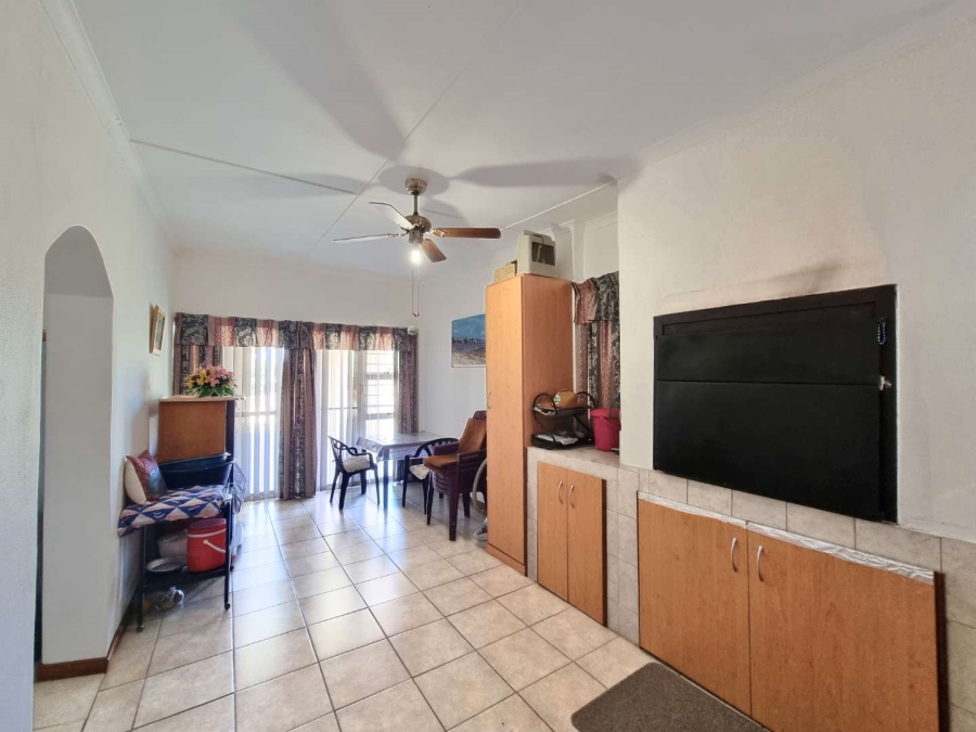 3 Bedroom Property for Sale in Sandbaai Western Cape